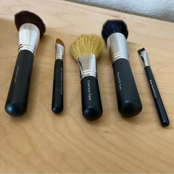 BARE ESCENTUALS 4 Makeup Brushes + 1 BareMinerals Brush - Picture 8 of 8